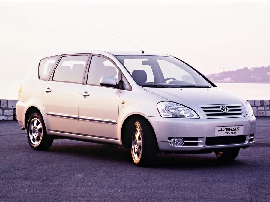  Toyota Avensis Verso 2001 года  (фото 14 из 18)